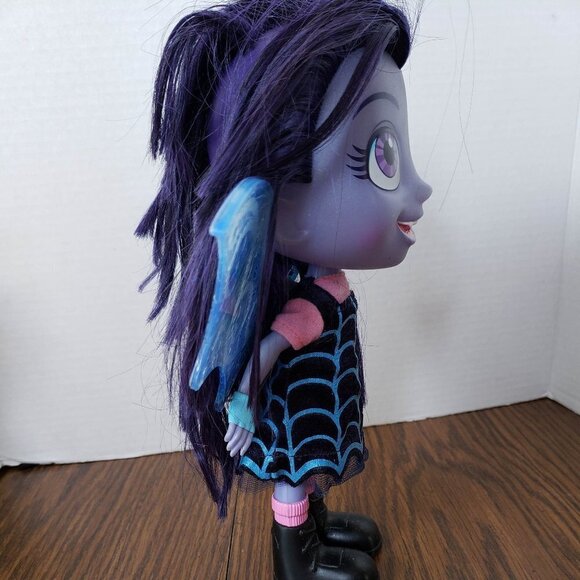 Vamprina Bat-Tastic Talking Light-Up 11" Doll Disney Just Play - Picture 5 of 9